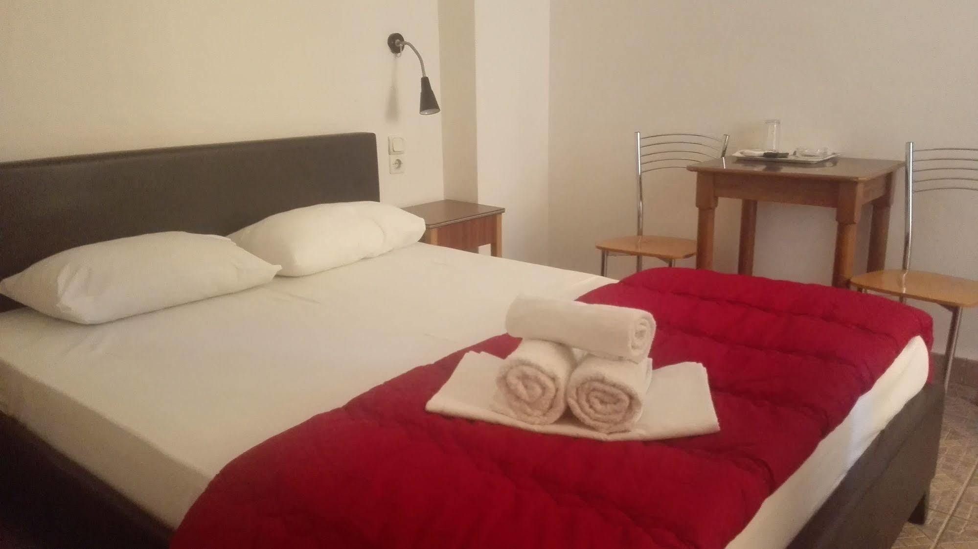 Hotel Ionion 피레아스 외부 사진