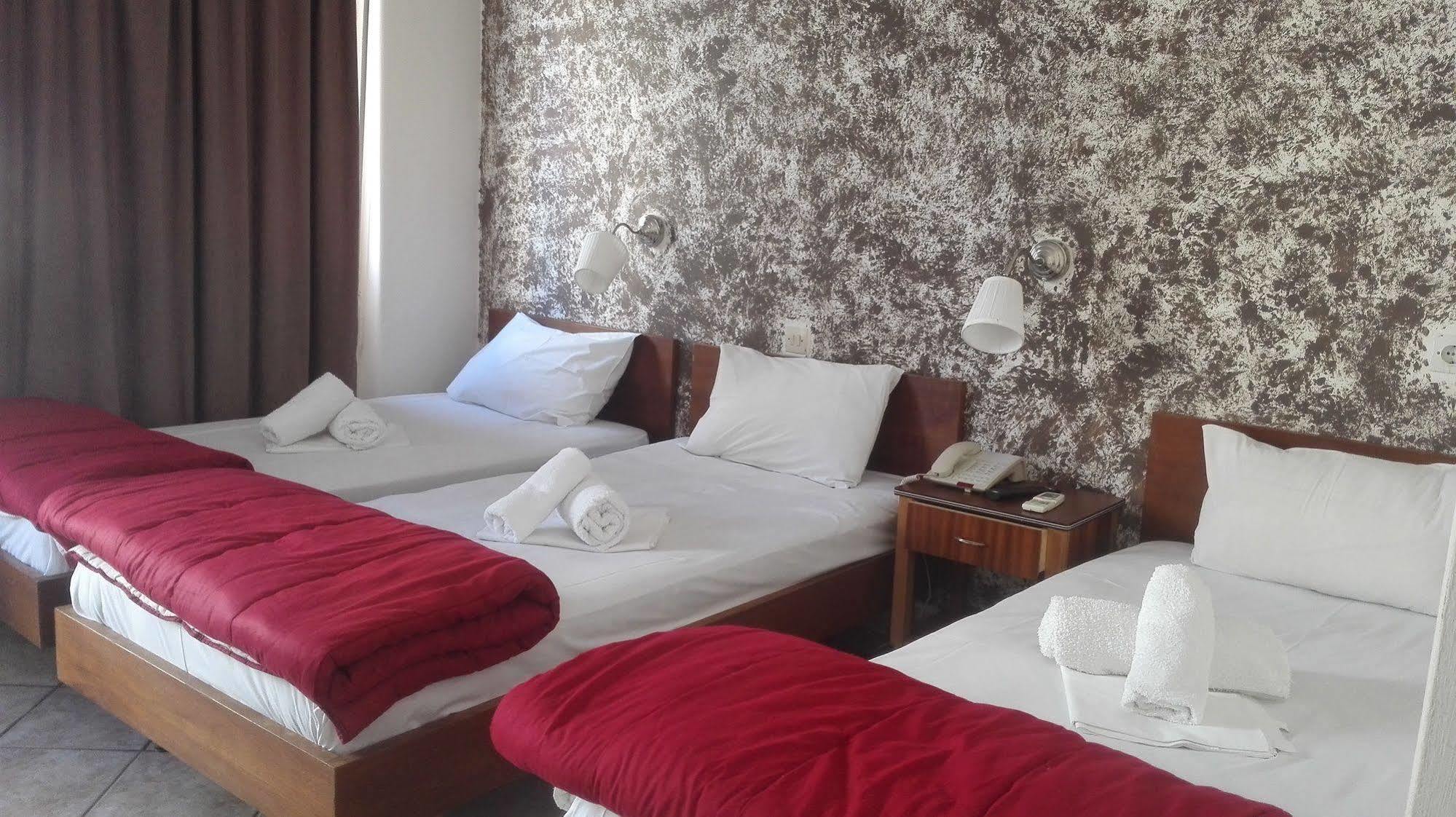 Hotel Ionion 피레아스 외부 사진